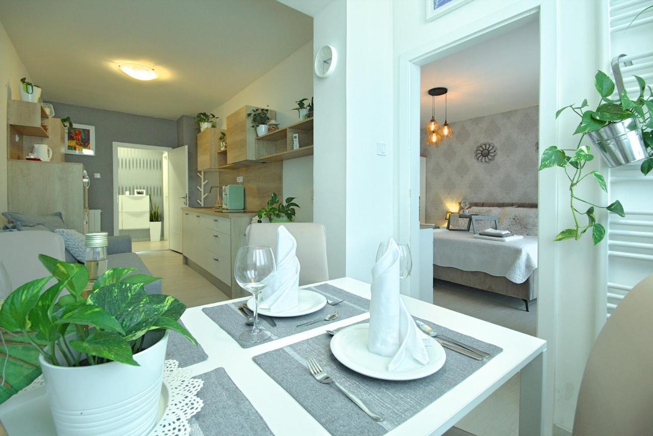 App Enterprise Umag Apartment Exterior photo